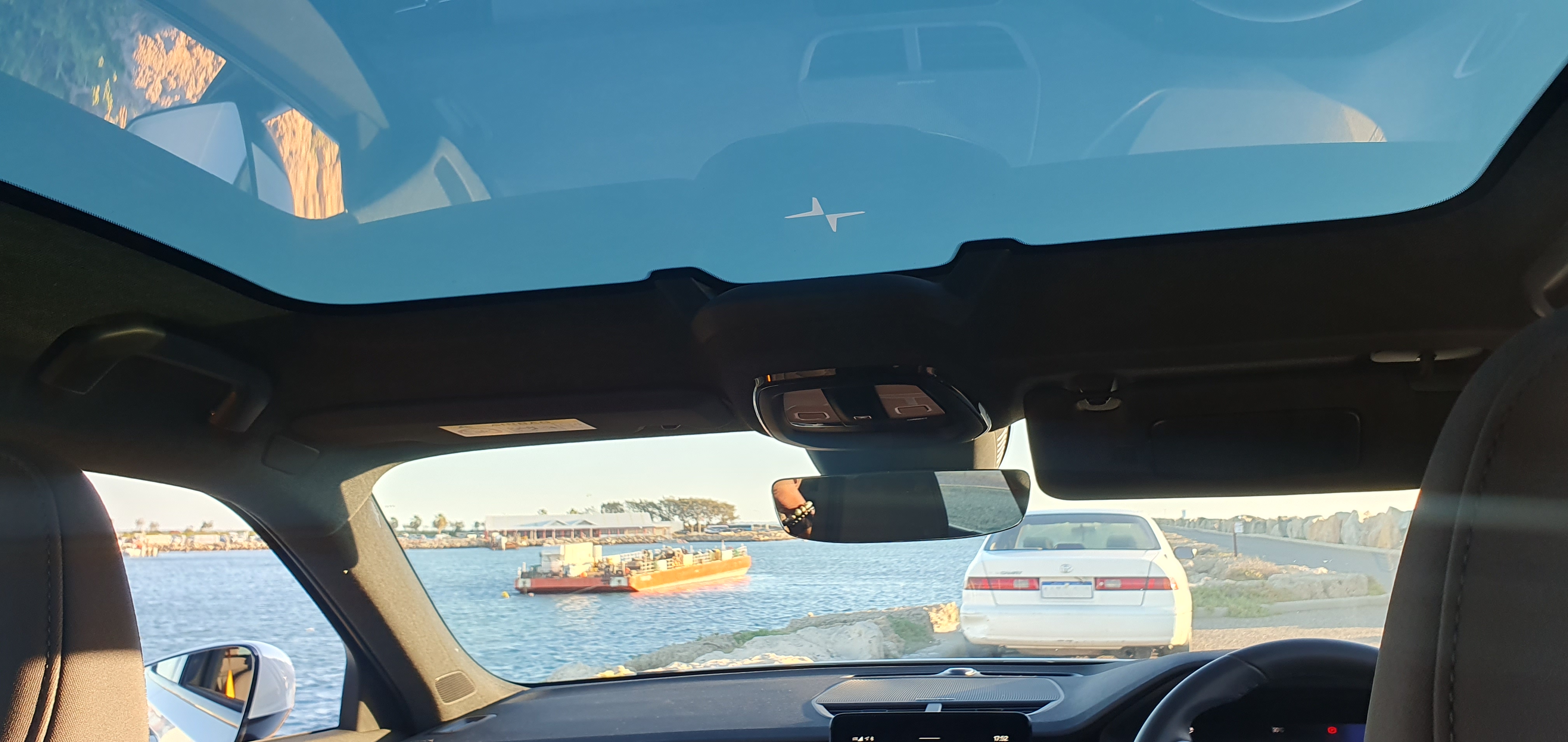 Polestar panoramic roof